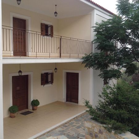 Hotel Xenonas Nikia Yerákion Zewnętrze zdjęcie