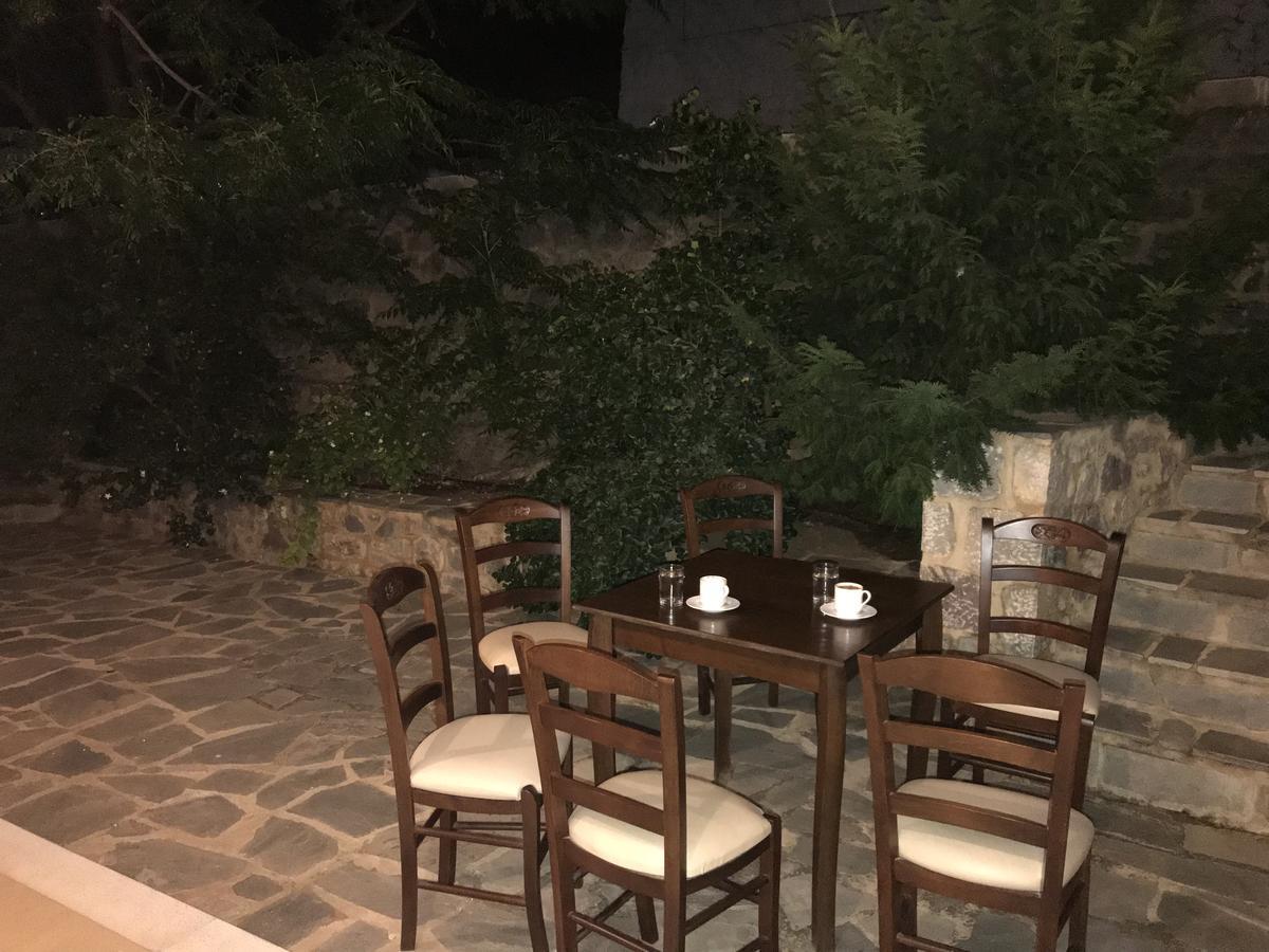Hotel Xenonas Nikia Yerákion Zewnętrze zdjęcie